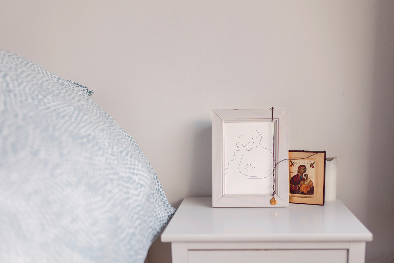 detail of a nightstand in the home of a family