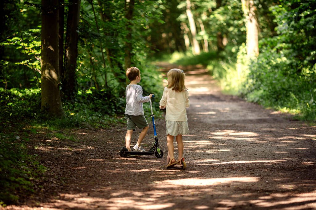 kids exploring a park, fun family activities for your next photo session