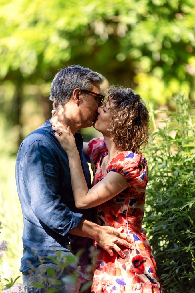 parents kissing during a Romantic couple shots 