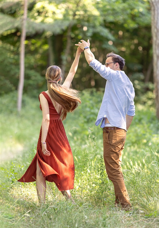 couple dancing at the park