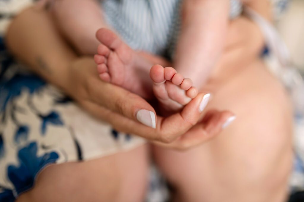 details of little newborn feet, unposed newborn photography